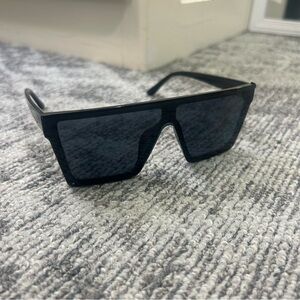 Black Flat Top Oversized Bold Geometric Edge Sunglasses🕶️